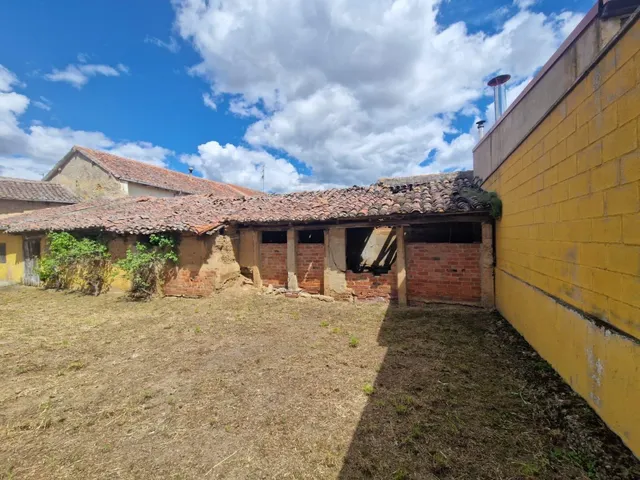 SE VENDE CASA A 2 KMS DE VALENCIA DE DON JUAN, PARCELA 479 M2, 168 M2 DE VIVIENDA. 3 habitaciones. — 18
