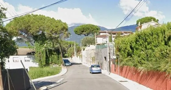 CASA EN RIELLS I VIABREA
