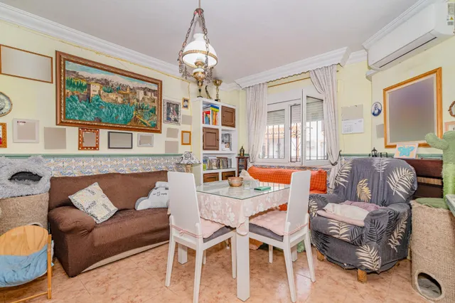 Fantástica casa adosada de 3 plantas con placas fotovoltaicas en Cúllar Vega !! — 7