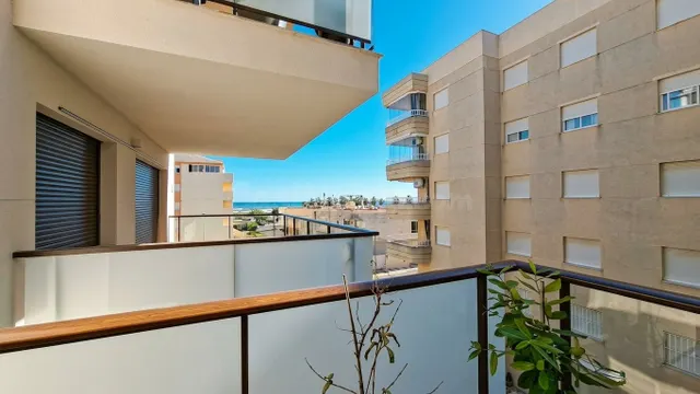 Apartamento con vistas al mar en la playa de Daimús, a solo 