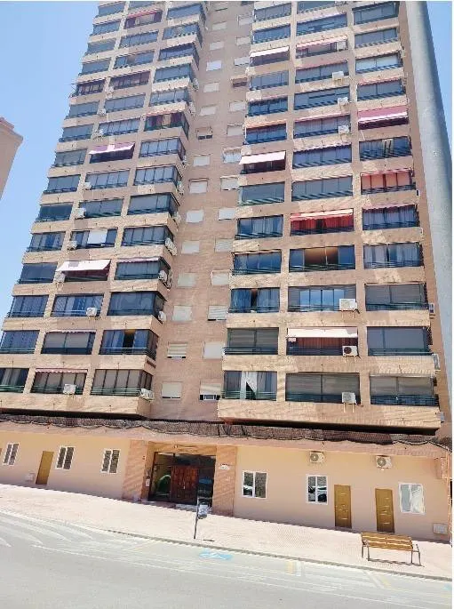 SE VENDE ESTUDIO-DUPLEX EN BENIDORM ZONA PONIENTE - foto 3