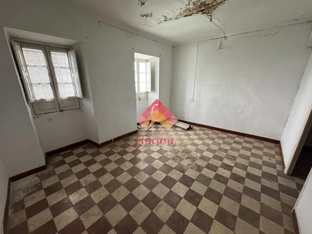 Estupenda casa para reformar en pleno centro — 6