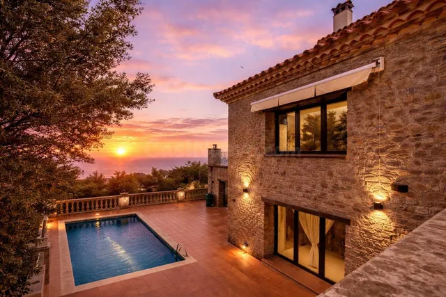 VILLA EN SA RIERA CON VISTAS AL MAR Y UN GRAN POTENCIAL DE R