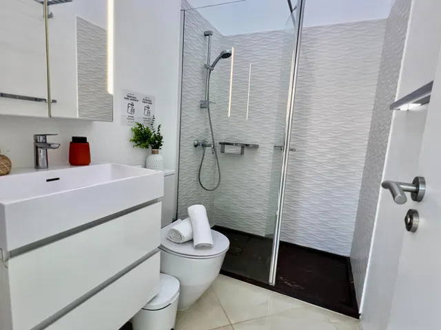 Chalet pareado en venta en avenida de Alemania — 11