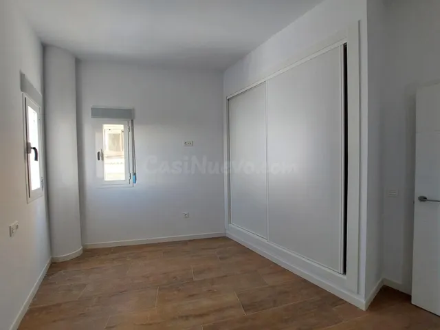 Bajo 3 dormitorios 2 baños y solarium en Garrucha Centro - foto 2