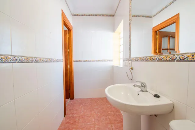 Venta de chalet en las mogarizas con 1125 metros de parcela urbano — 36