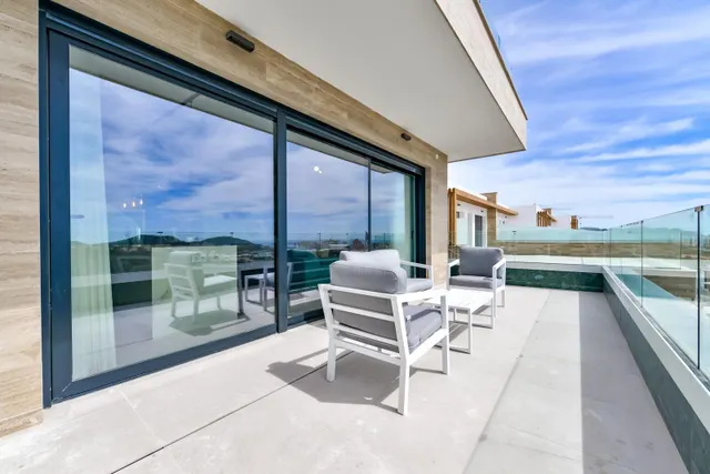FABULOSO ÁTICO EN RESIDENCIAL DE LUJO CON VISTAS AL MAR EN FINESTRAT. — 40