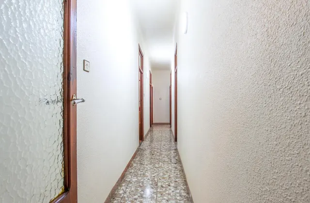 MARAVILLOSO EDIFICIO DE DOS PLANTAS EN MULA — 14