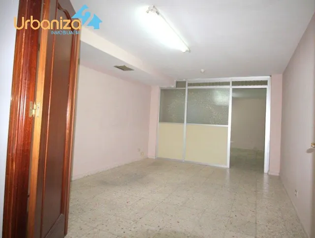 LOCAL COMERCIAL EN UNA DE LAS MEJORES  CALLES PEATONALES DE BADAJOZ . 206 m2  CON ESCAPARATES — 9