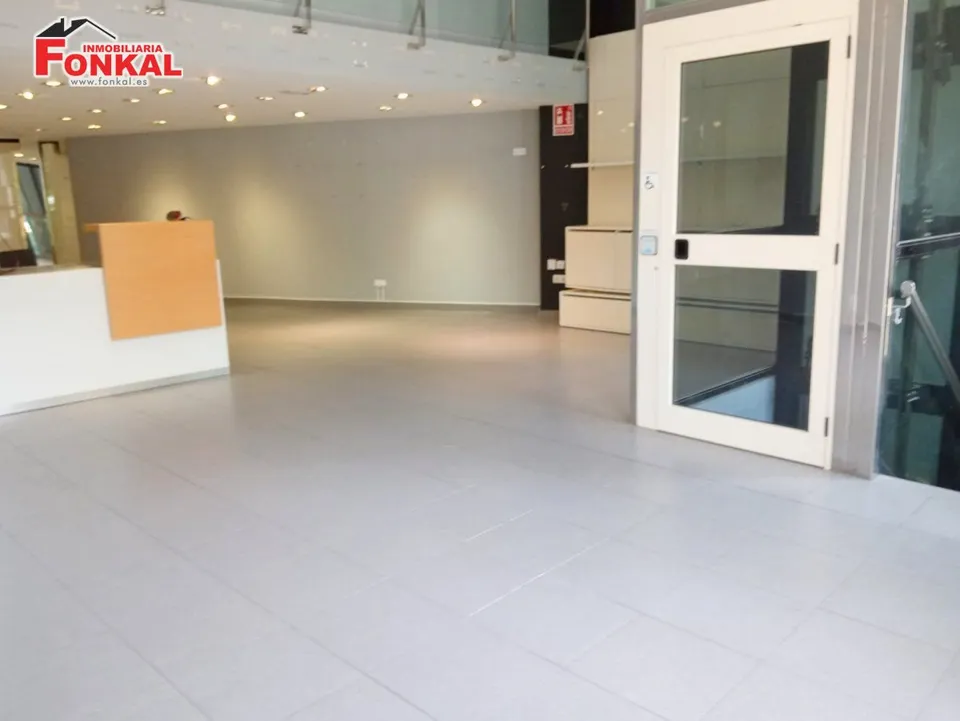 AMPLIO LOCAL EN ALQUILER EN PLENO CENTRO DE JEREZ