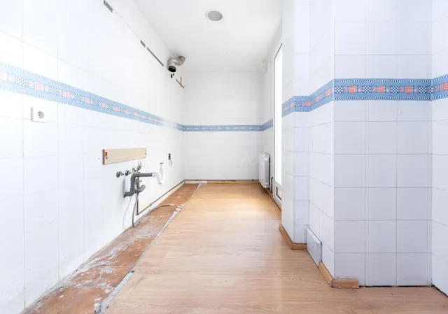 Piso de 3 dormitorios y 2 baños, con cochera. VIVIENDA DE VPO, junto al Parque de Bomberos. — 5