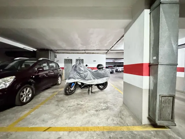 ¡Plaza de moto en alquiler por solo 30€/mes! - foto 2