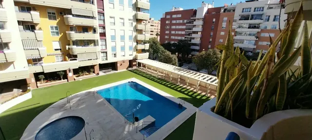 Bonito piso en alquiler en Parque Litoral — 39