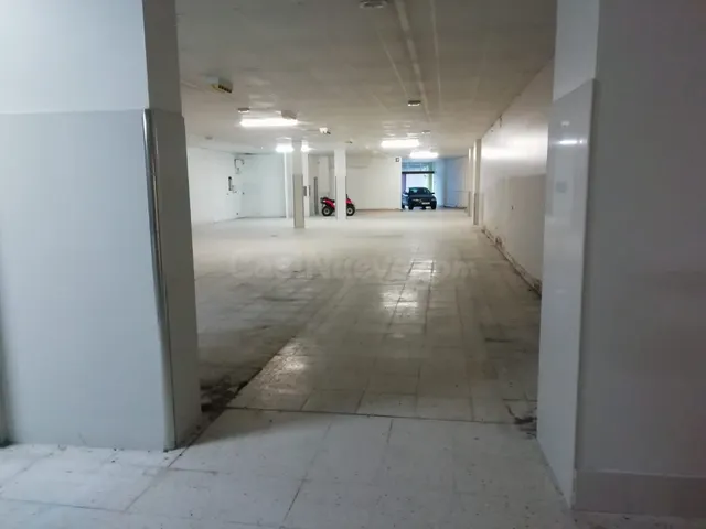 Local de 1000 metros en el centro de Carballo