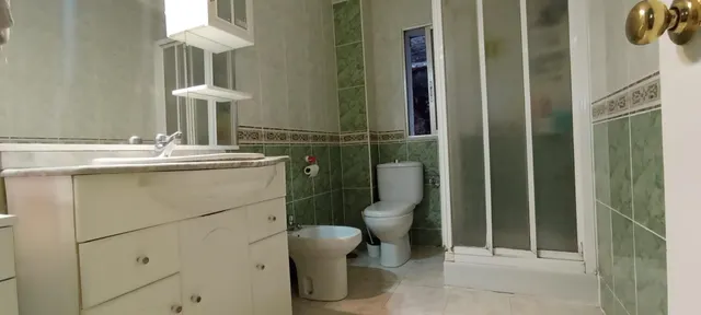 Piso en venta en Santa Rosa–Valdeolleros: comodidad, terraza - foto 5