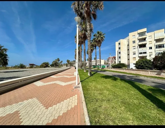 PISO EN PRIMERA LINEA DE PLAYA - foto 2