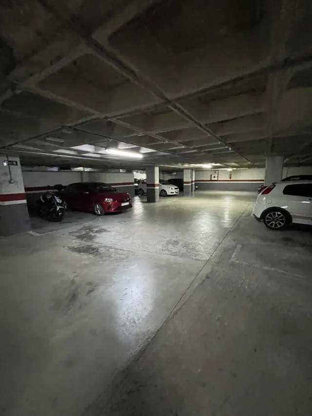 ¡DI ADIÓS A BUSCAR APARCAMIENTO! PLAZA DE GARAJE EN SECTOR V — 8