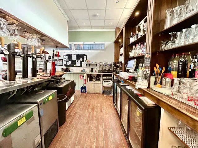 Local comercial 109m² en venta - Villamartin — 22