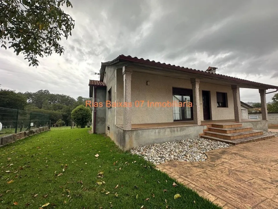 REF 7111 CASA DE 3 DORM. 2 BAÑOS Y GARAJE EN PARCELA DE 600 M2 EN TORROSO (MOS)