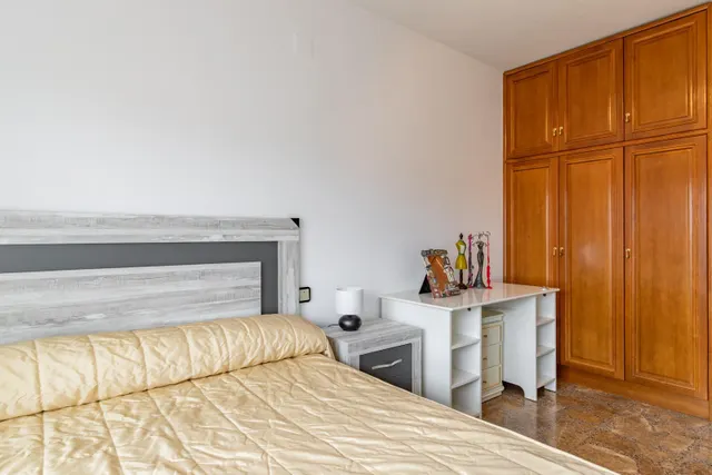 Una residencia exclusiva con terrazas panorámicas en un paraíso natural. — 19