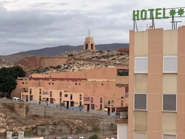 # vive Almería desde las alturas: luz, vistas espectaculares y una ubicación privilegiada en puerta de purchena — 25