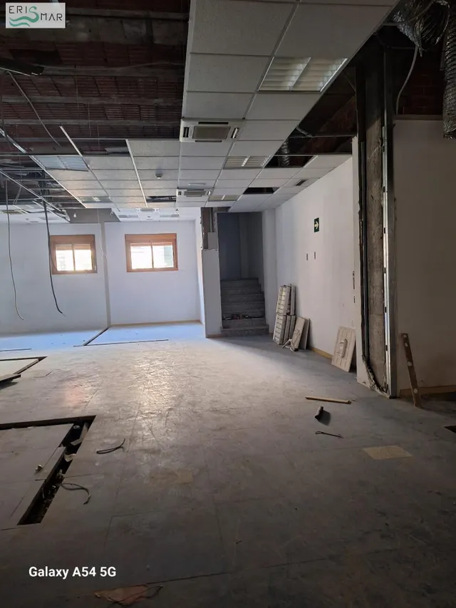 LOCAL COMERCIAL EN ALQUILER Y VENTA EN NAVALCARNERO — 28