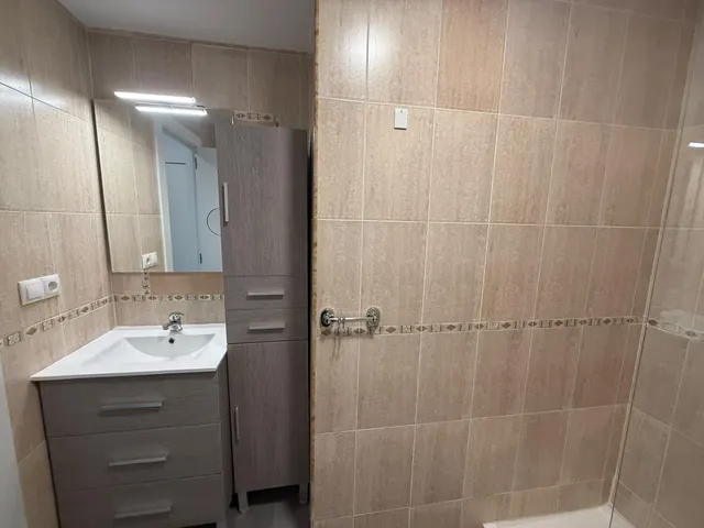 Acogedor Piso Reformado en Benidorm - ¡Tu Refugio Ideal! — 8