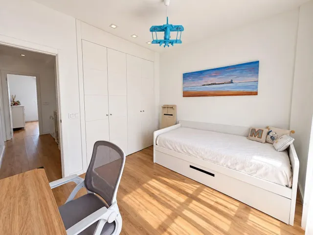 Pareado 3 habitaciones 139m² en alquiler - Entrenúcleos — 25