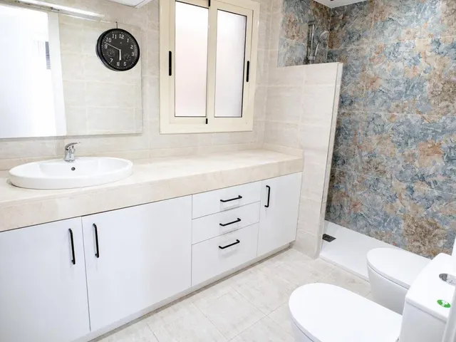 Vivienda exclusiva de 3 habitaciones, seminueva,  con piscina comunitaria en zona Sagrada Familia de Manresa — 17