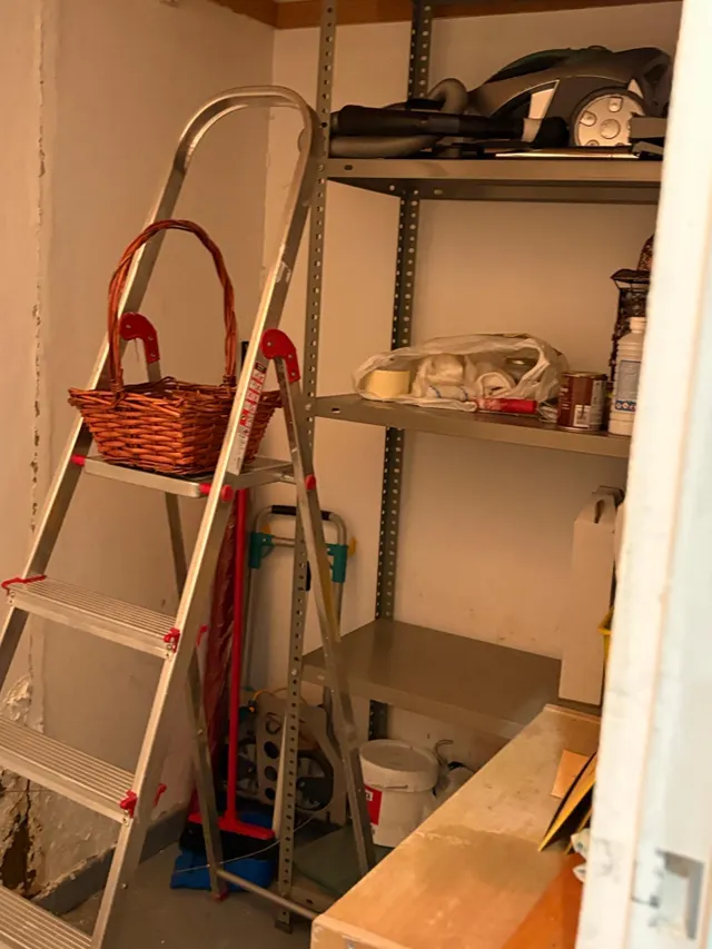 SE PISO SEMINUEVO, 94 M2, AMUEBLADO, COCINA, SALÓN, 3 HAB., 2 BAÑOS, ASCENSOR, TRASTERO, P.G. PARA ENTRAR A VIVIR. — 25