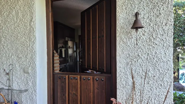 Precioso chalet con espectacular piscina y jardín autóctono — 35