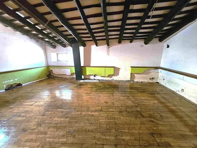 CASA EN CABRILS — 12
