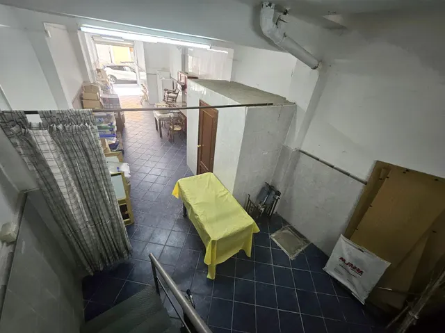 Se vende local en calle tranquila, zona noroeste de Castellón. Local en perfecto estado — 13