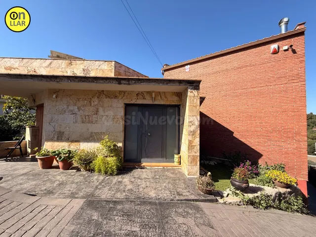 CASA CON PISCINA DISTRIBUIDA EN DOS VIVIENDAS - foto 5