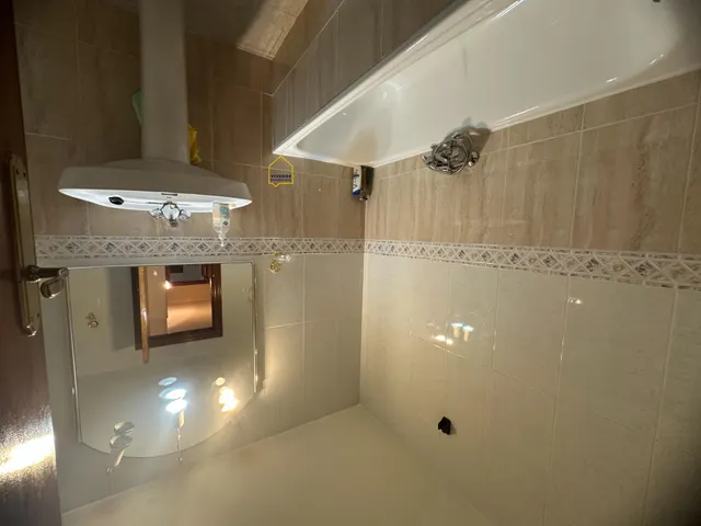 Piso de 4 dormitorios, patio y garaje a la venta en Cervantes — 18