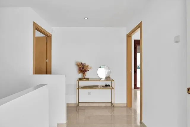 Alquiler de vivienda con jardín y piscina privada en casares costa — 23