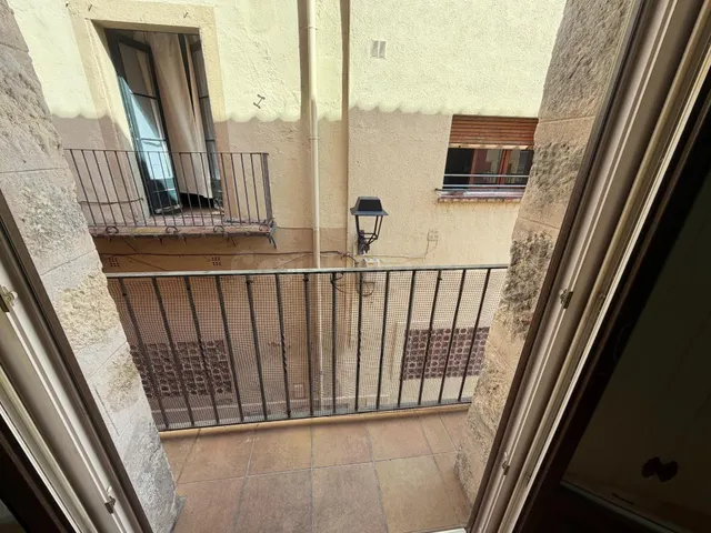 Vive en el corazón de Castelló d’Empúries: piso listo para entrar a vivir — 26