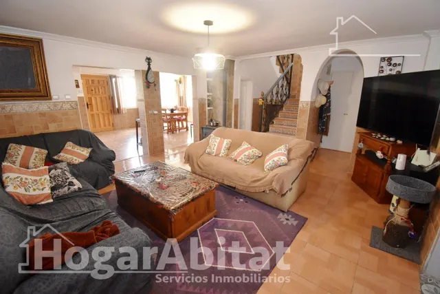 CHALET RÚSTICO CON PISCINA, TERRAZA Y PARKING — 10