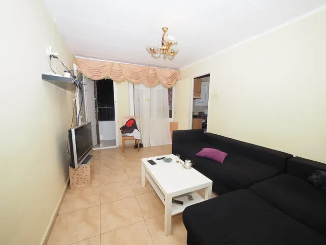 SE VENDE PISO EN TERRASSA, ZONA CAN ANGALADA