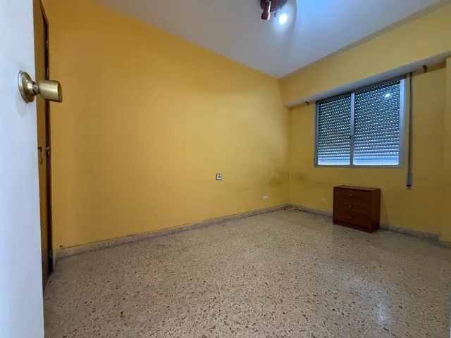 Piso Semireformado con ascensor en Mislata — 16