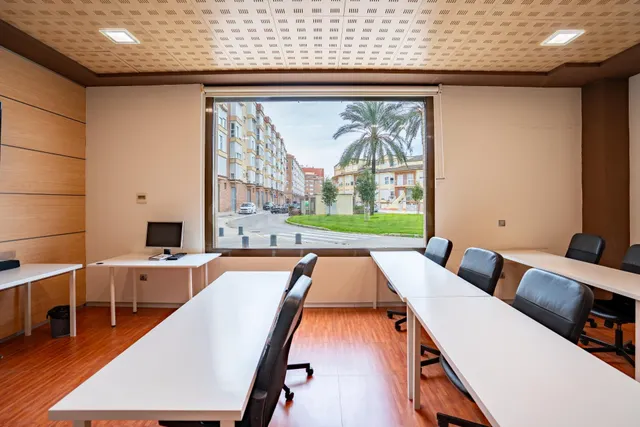 ALQUILER - BAJO DE OFICINAS PREMIUM EN AVENIDA PRINCIPAL - 9