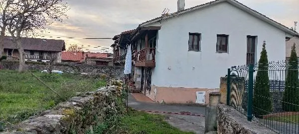 CASA OCUPADA EN SANTA MARIA DE CAYON