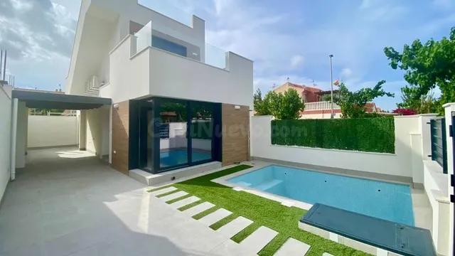 Villa 110m² en venta - Los Alcázares
