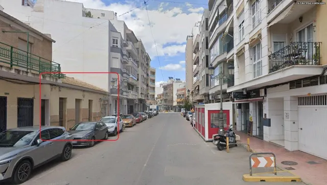 Parcela / Casa de pueblo en la avenida principal de Guardama - foto 2
