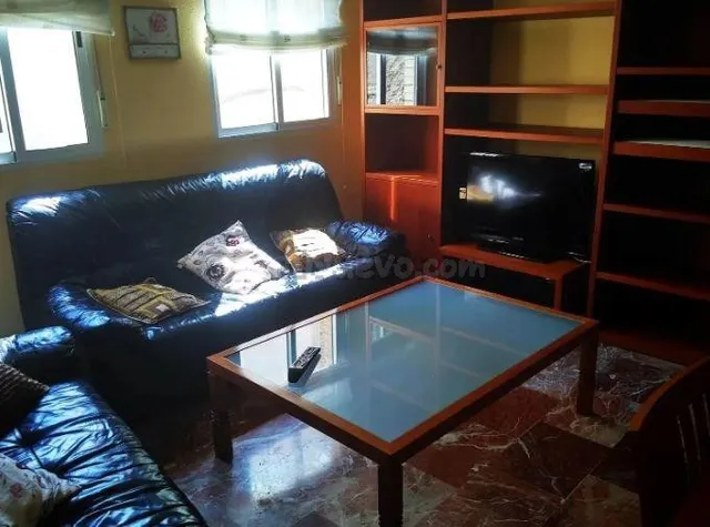 *SE ALQUILA PISO EN CALLE ACERA DE SAN ILDEFONSO IDEAL PARA 