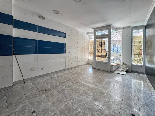 Ubicación estratégica, visibilidad constante y listo para entrar a trabajar. — 6