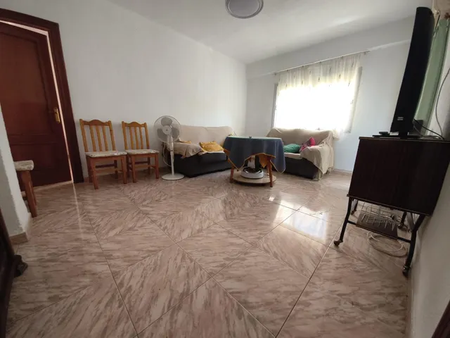 Última habitación libre para chica estudiante — 11