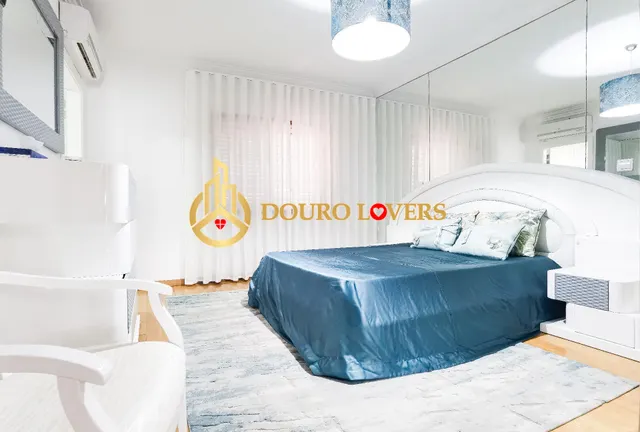 Casa 4 habitaciones 573m² en venta - Ferreira — 28