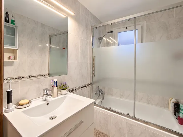 Piso reformado y luminoso con 3 habitaciones y balcón en Son Cotoner — 12
