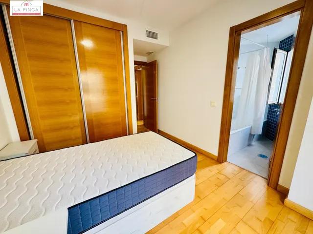 VIVIENDA 2 DORMITORIOS GARAJE Y TRASTERO CERCA DEL CENTRO — 22